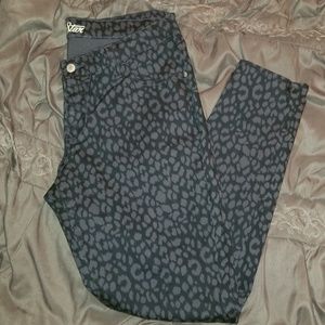 NWOT Old Navy Rockstar Sz. 16 Leopard Skinny Jeans